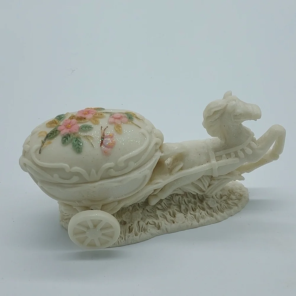 Cake Topper Horse and Box Carriage/Polyresin